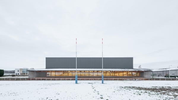 Sporthalle in Frankreich von Link Architectes