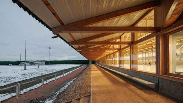 Sporthalle in Frankreich von Link Architectes
