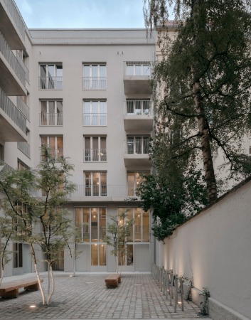Die Maisonettewohnungen öffnen sich zum Innenhof.