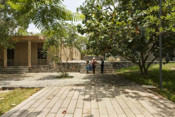 Parkanlage und Gemeindezentrum in Jiutepec von Rozana Montiel