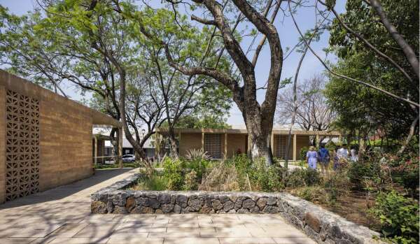 Parkanlage und Gemeindezentrum in Jiutepec von Rozana Montiel