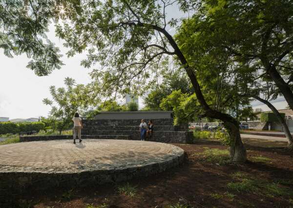 Parkanlage und Gemeindezentrum in Jiutepec von Rozana Montiel