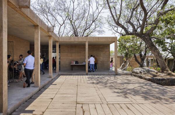 Parkanlage und Gemeindezentrum in Jiutepec von Rozana Montiel