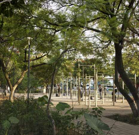 Parkanlage und Gemeindezentrum in Jiutepec von Rozana Montiel