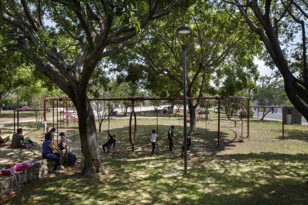 Parkanlage und Gemeindezentrum in Jiutepec von Rozana Montiel
