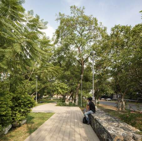 Parkanlage und Gemeindezentrum in Jiutepec von Rozana Montiel