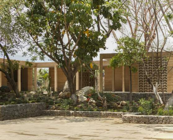 Parkanlage und Gemeindezentrum in Jiutepec von Rozana Montiel