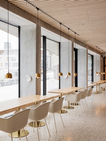 Kirche und Wohnen in Vantaa von Oopeaa