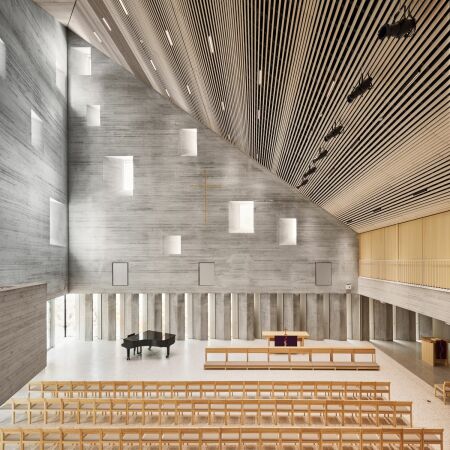 Kirche und Wohnen in Vantaa von Oopeaa