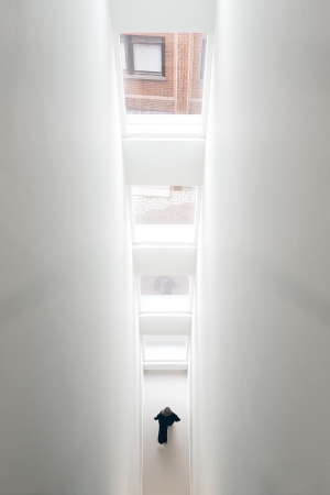 Kirche und Wohnen in Vantaa von Oopeaa