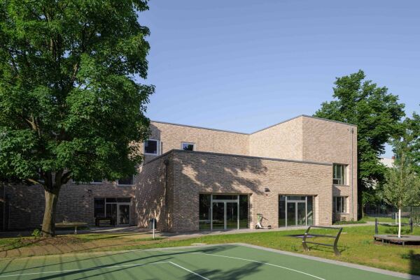 Jugendzentrum von Bolwin Wulf in Berlin