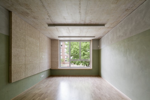 Jugendzentrum von Bolwin Wulf in Berlin