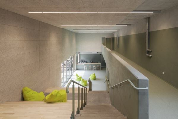 Jugendzentrum von Bolwin Wulf in Berlin