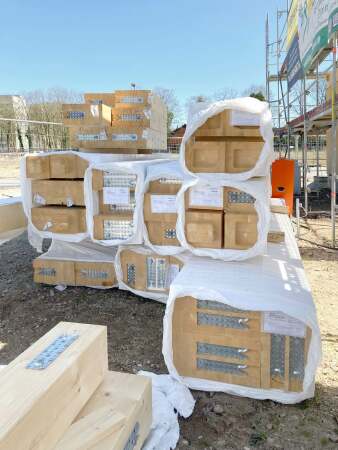 Vorgefertigte Sttzen und Unterzge zur Montage auf der Baustelle