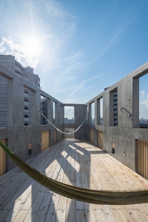 Restaurant und Wohnungen von Florian Busch Architects