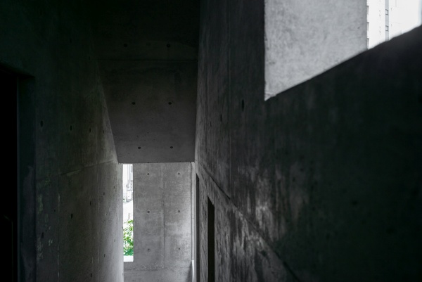 Restaurant und Wohnungen von Florian Busch Architects