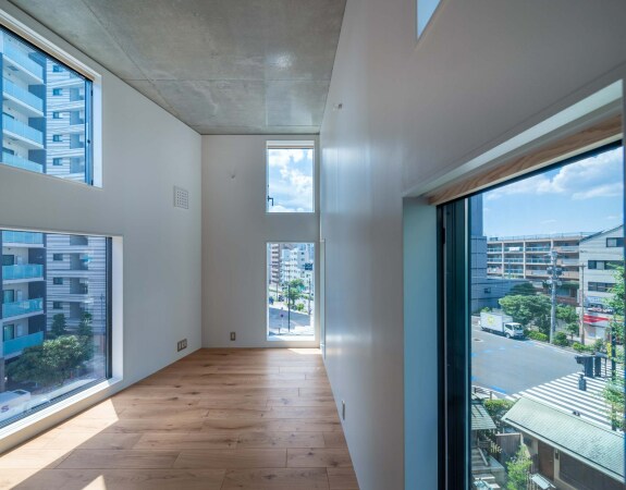 Restaurant und Wohnungen von Florian Busch Architects