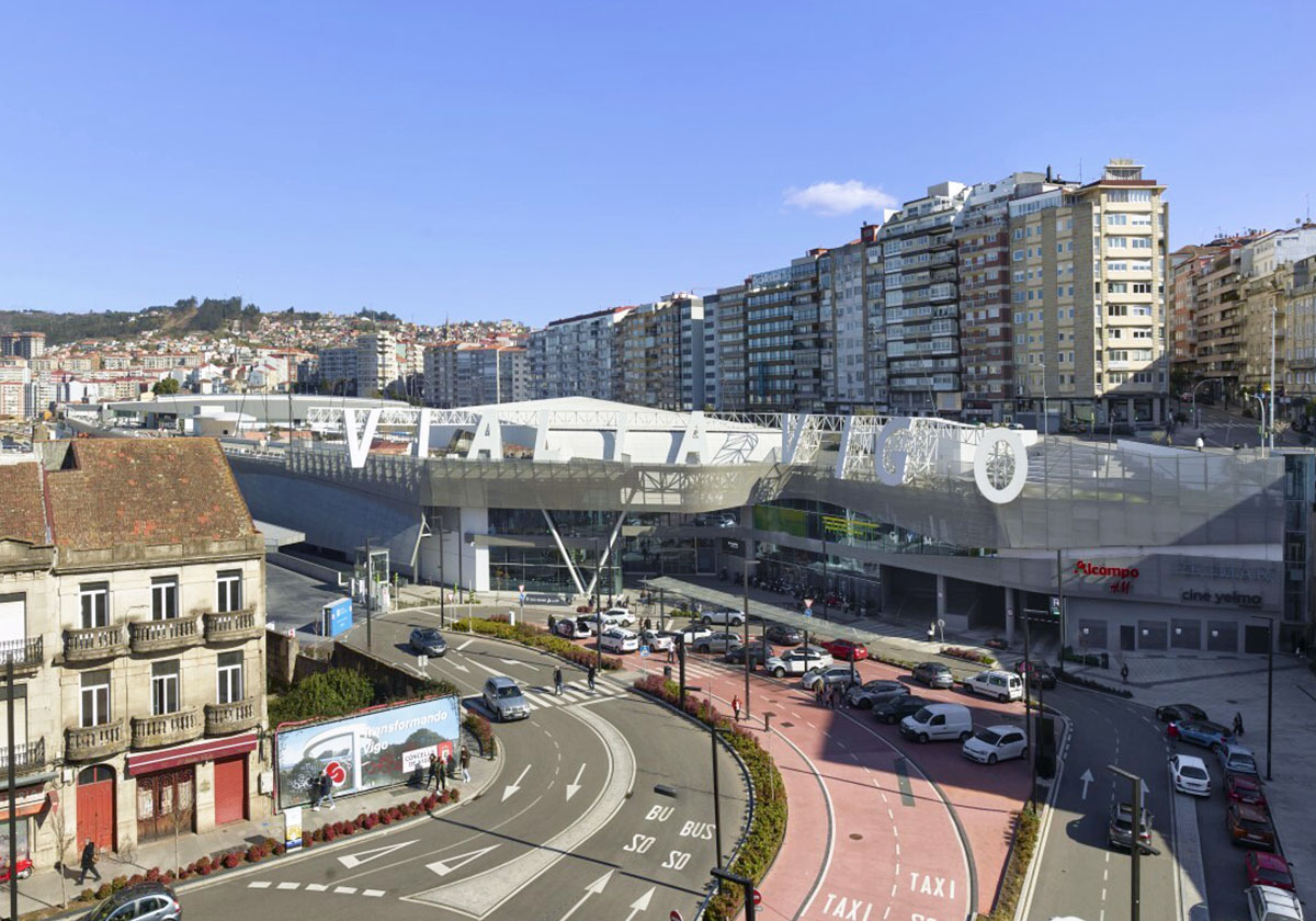 Niveausprung am Hafen
 - Mobilitätshub in Vigo von Morphosis