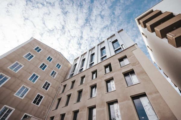 Altes Mhlhaus (links), Alter Silo (Mitte) und Neubau (angeschnitten, rechts im Bild)