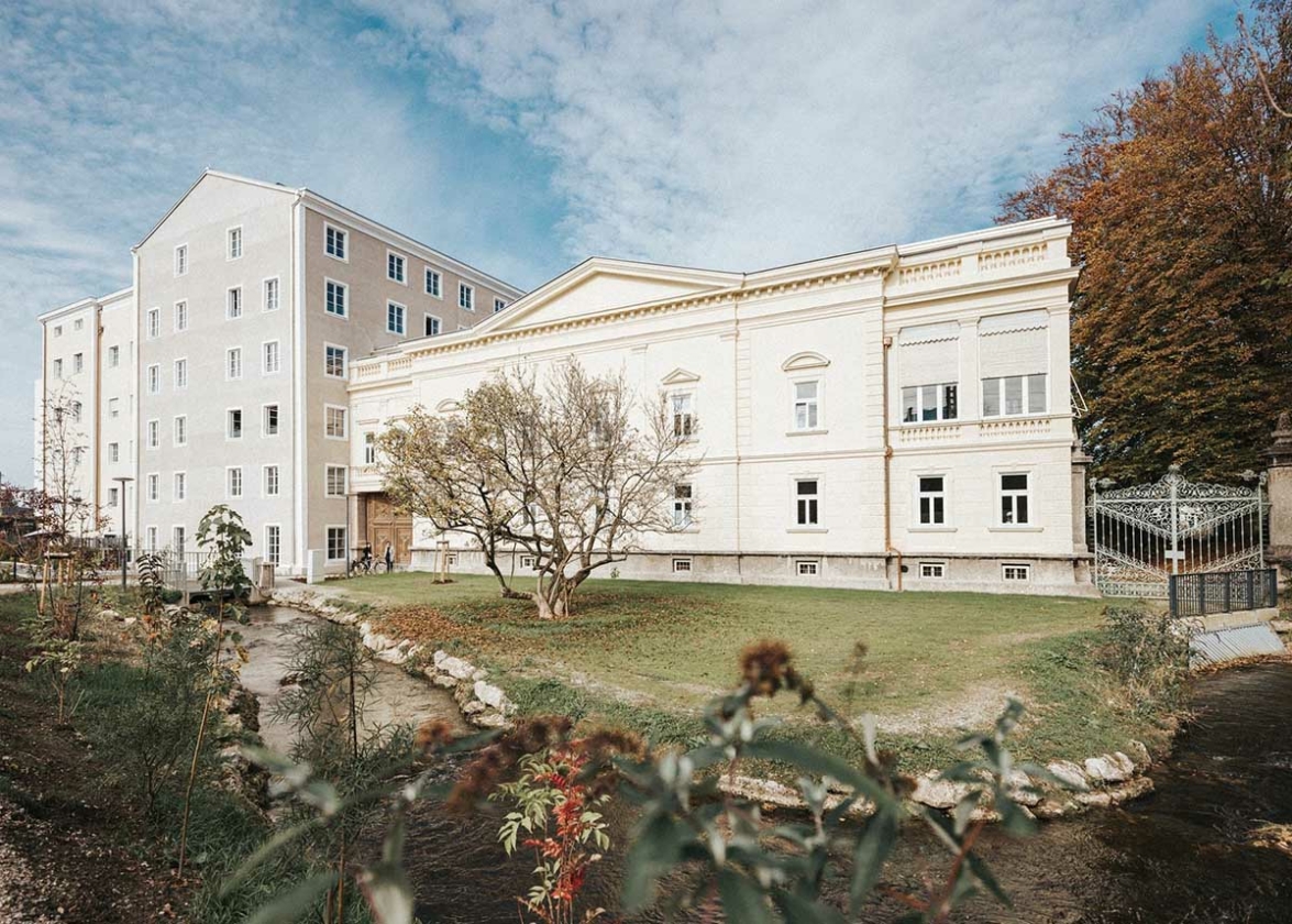 Quartier Rauchmühle
 - Sanierung eines historischen Ensembles in Salzburg