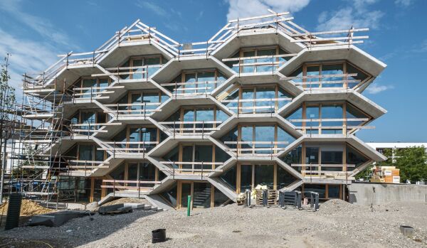 Das Wabenhaus von Peter Haimerl im Mnchner Stadtteil Riem, im Bau