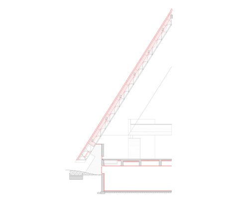 Detailschnitt Dach: Durch das Einfügen einer Trägerplatte und der neuen Dämmschicht von oben sowie die Eindeckung mit Eternitschiefer konnte innen die originale Holzvertäfelung erhalten bleiben.
