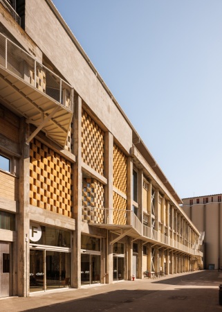 Umbau von Julian Breinersdorfer Architekten in Lissabon