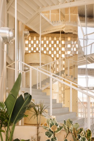 Umbau von Julian Breinersdorfer Architekten in Lissabon