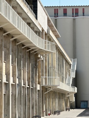 Umbau von Julian Breinersdorfer Architekten in Lissabon