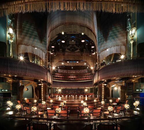 The Kit Kat Club im Playhouse Theatre von Carmody Groarke in London