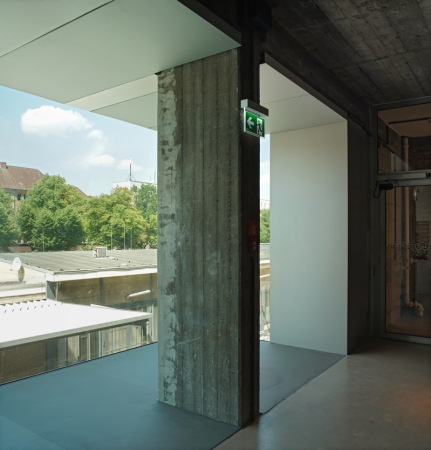 Damals erfolgte der Zugang zu den Treppentrmen durch brckenartige Aufgnge.