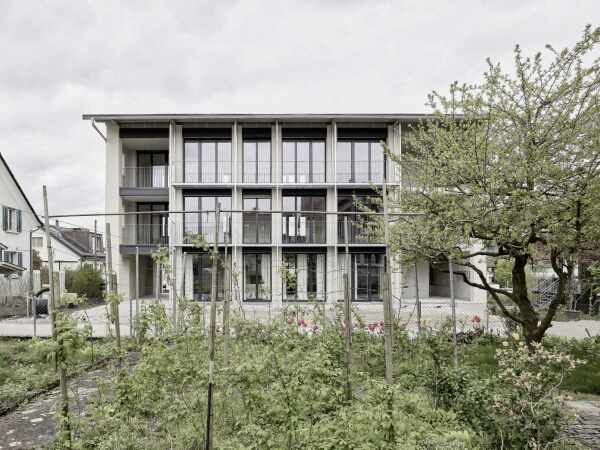 Wohnhaus im Aargau von Tschudin Urech Bolt Architekten