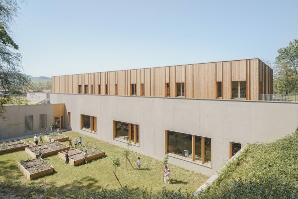 Vorschule von Rue Royale Architectes in Billom