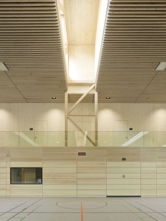Dreifachhalle in Biberach von DInka Scheible Hoffmann Lewald Architekten