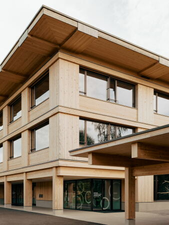 Schulhaus in Weinfelden von Isler Gysel Architekten