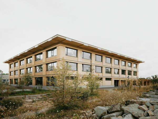 Schulhaus in Weinfelden von Isler Gysel Architekten