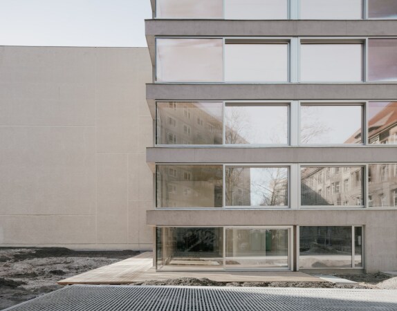 Wohn- und Gesch�ftshaus von zanderroth in Berlin