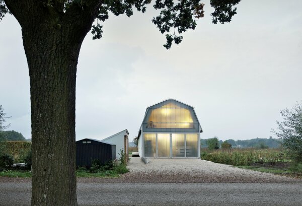 Projekt im Ausland auer Konkurrenz: AMUNT Martenson + Rokokorelevanz (beide Aachen), Wohnhaus Boerderette in Venrey, Niederlande