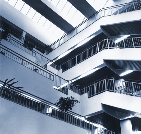 Treppenhalle im Rathaus Marzahn in Berlin (1988)