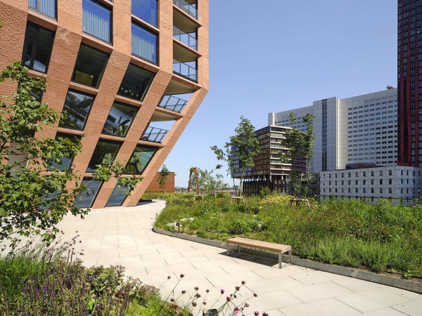 Wohnhochhaus in Rotterdam von Barcode Architects