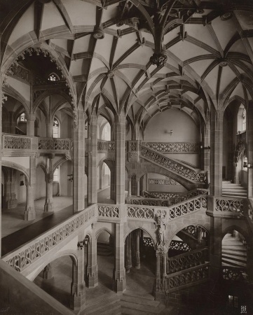 Thomer & Mnnich, Amtsgericht Berlin-Wedding, Treppenhalle, 19001906, Foto: Franz Kullrich