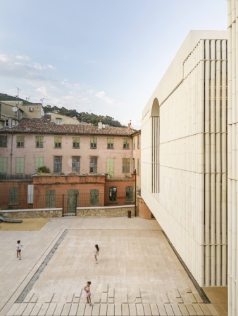 Mediathek von Beaudouin Architectes & Ivry Serres Architectures