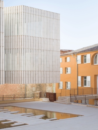 Mediathek von Beaudouin Architectes & Ivry Serres Architectures