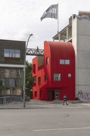 Holzhaus in Berlin von Office ParkScheerbarth