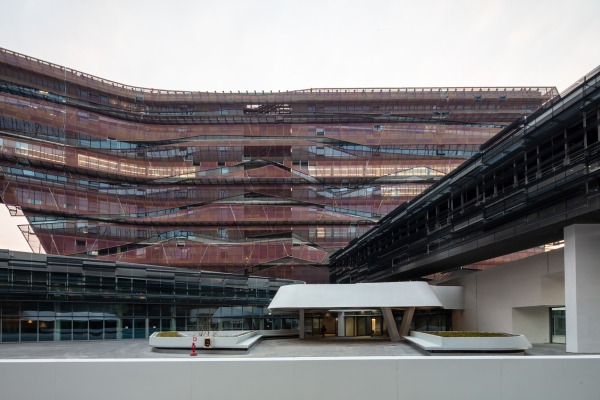 Brokomplex bei Mailand von Morphosis