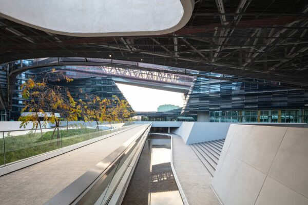 Brokomplex bei Mailand von Morphosis