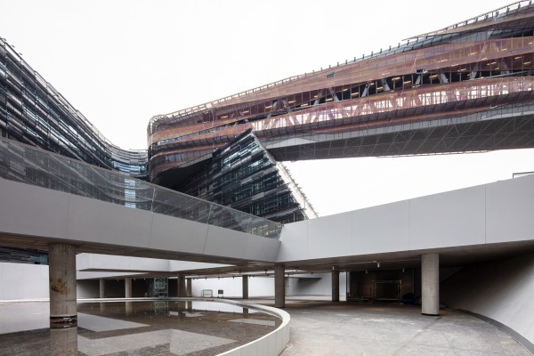 Brokomplex bei Mailand von Morphosis