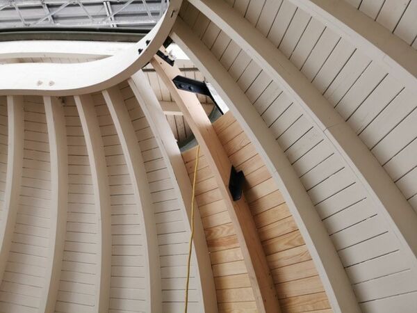 Instandsetzungsarbeiten an der hlzernen Kuppelkonstruktion