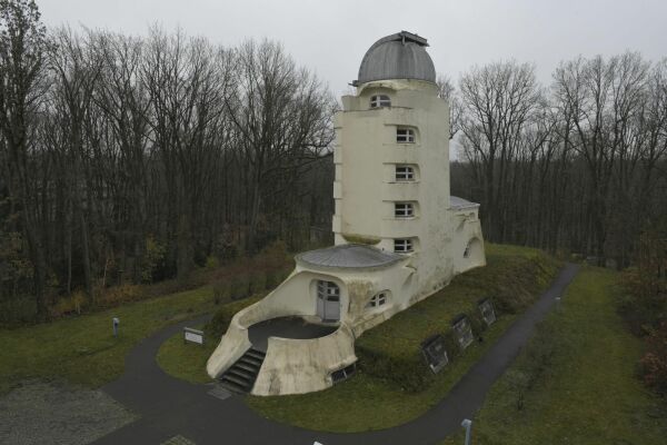 Einsteinturm vor der j�ngsten Instandsetzung (2021)