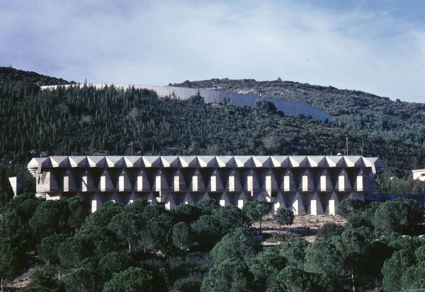 1967: Laborgebude fr die Fakultt Mechanical Engineering der Technion University, Haifa (Israel), gemeinsamer Entwurf von Alfred Neumann und Zvi Hecker